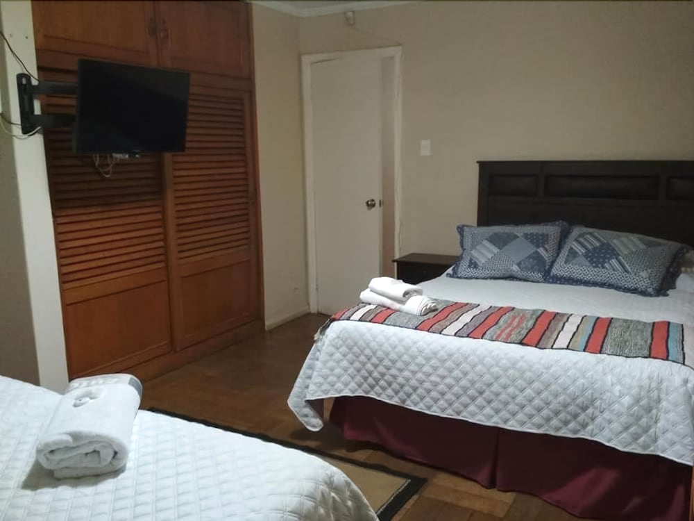 Standard Twin Room, 2 Twin Beds photo 2