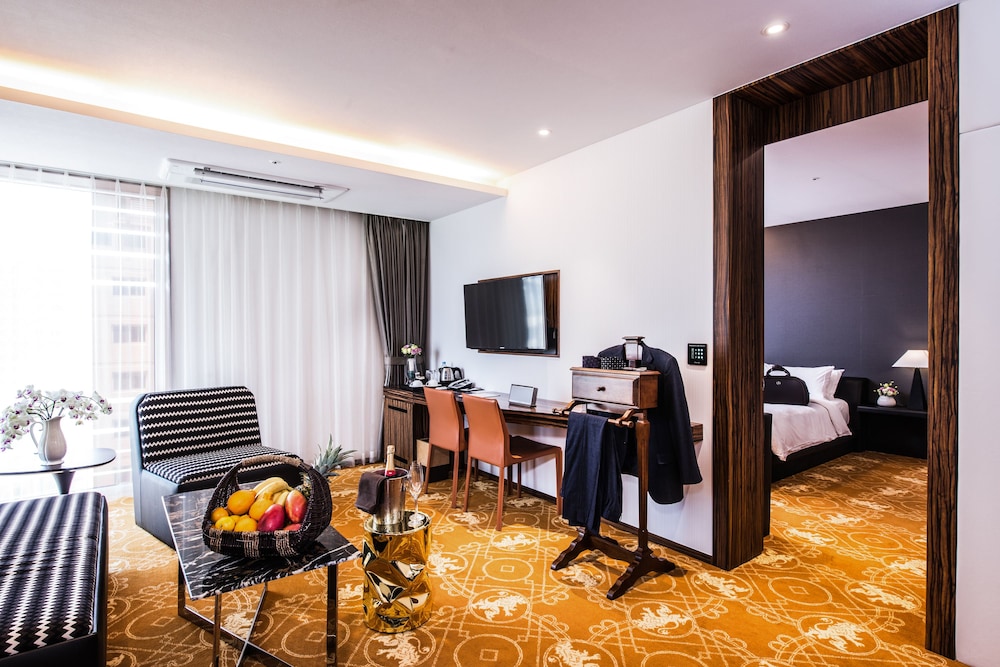 Suite Twin Room (Styler installed)