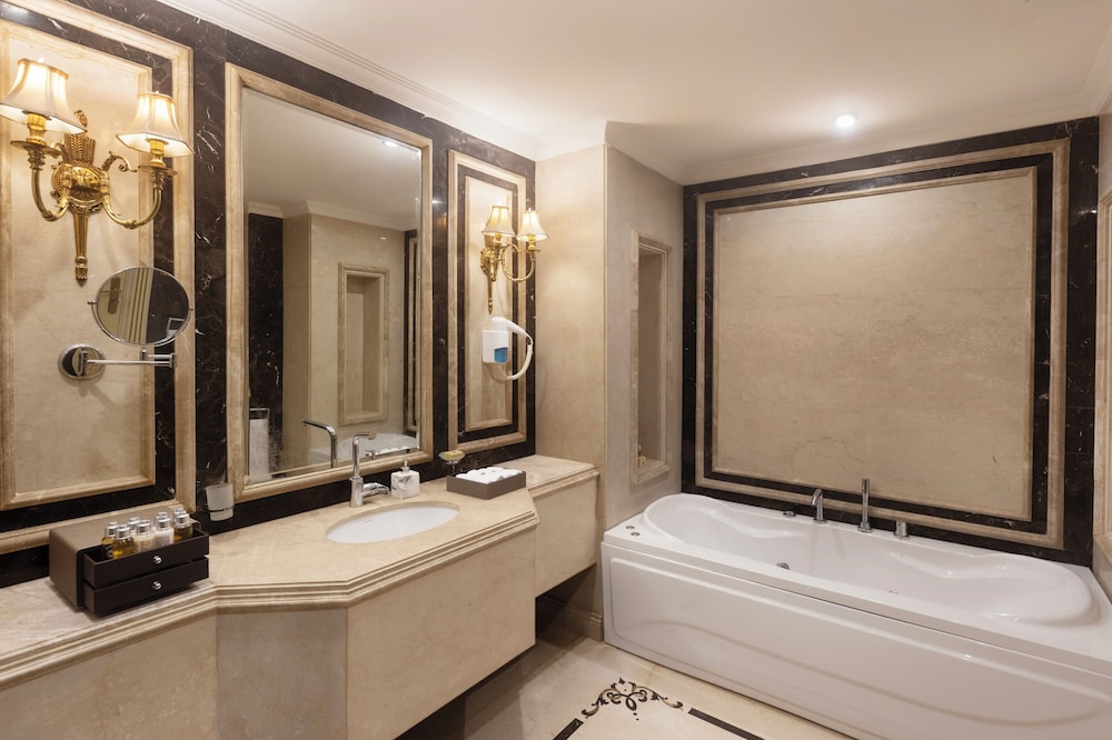 Salamlek Palace Grand Suite
