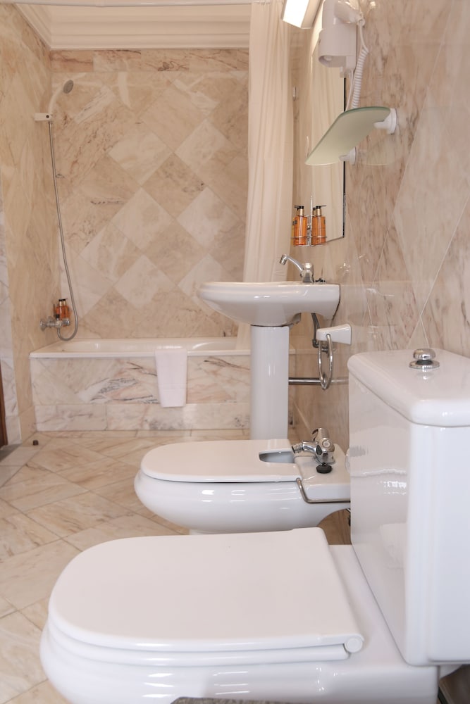 Basic Double or Twin Room photo 3