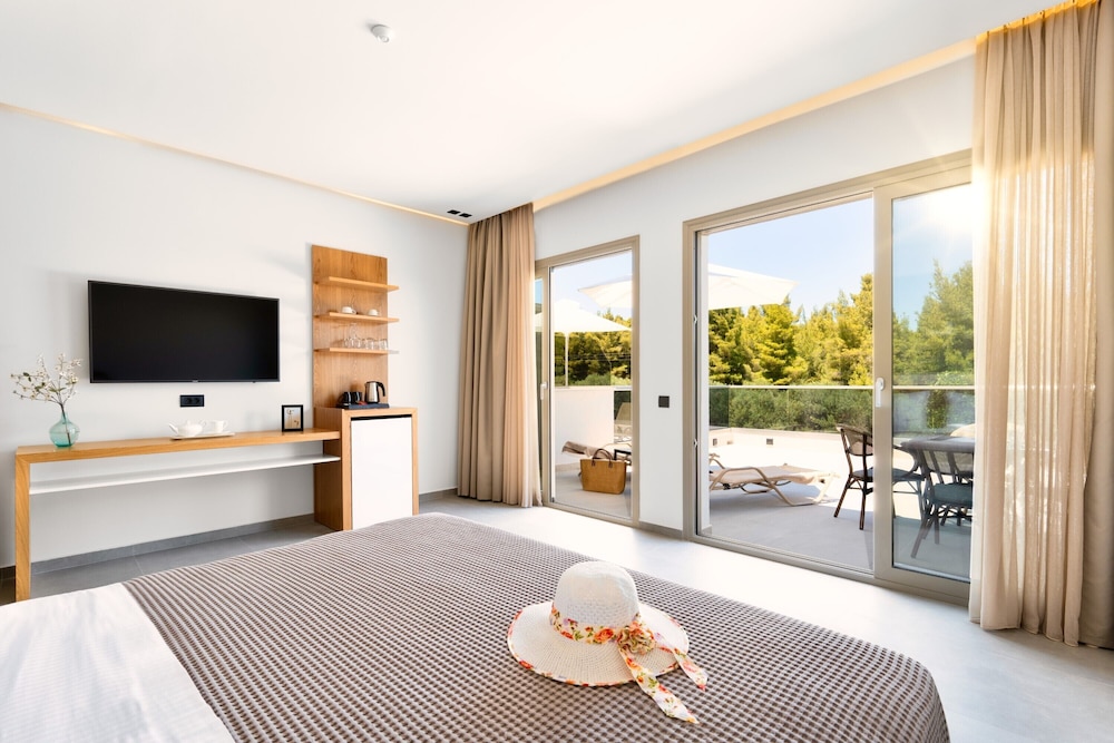 Deluxe Suite photo 1