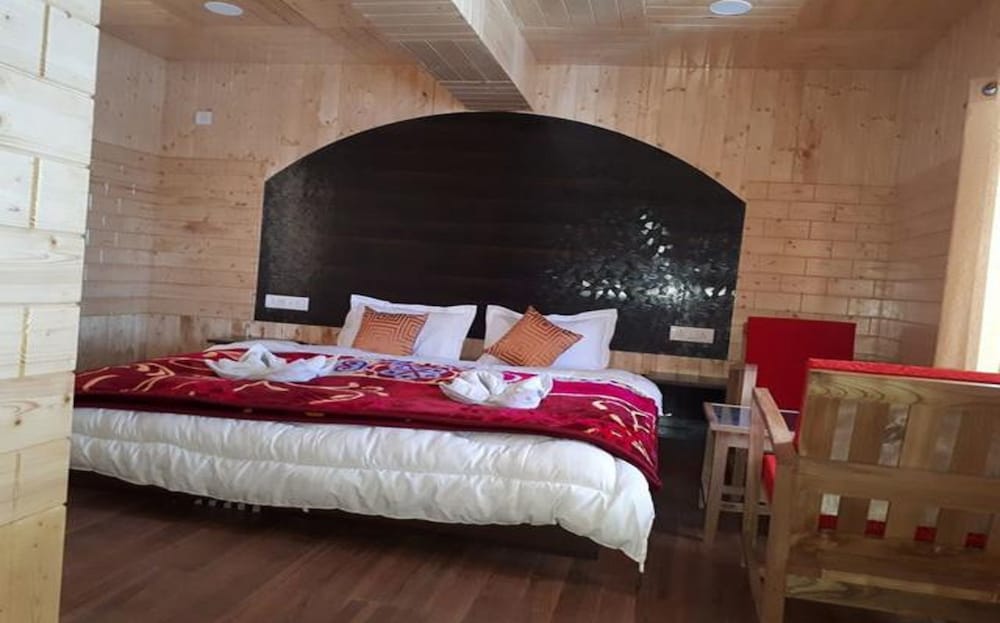 Deluxe Duplex, 1 Double Bed, Smoking photo 1