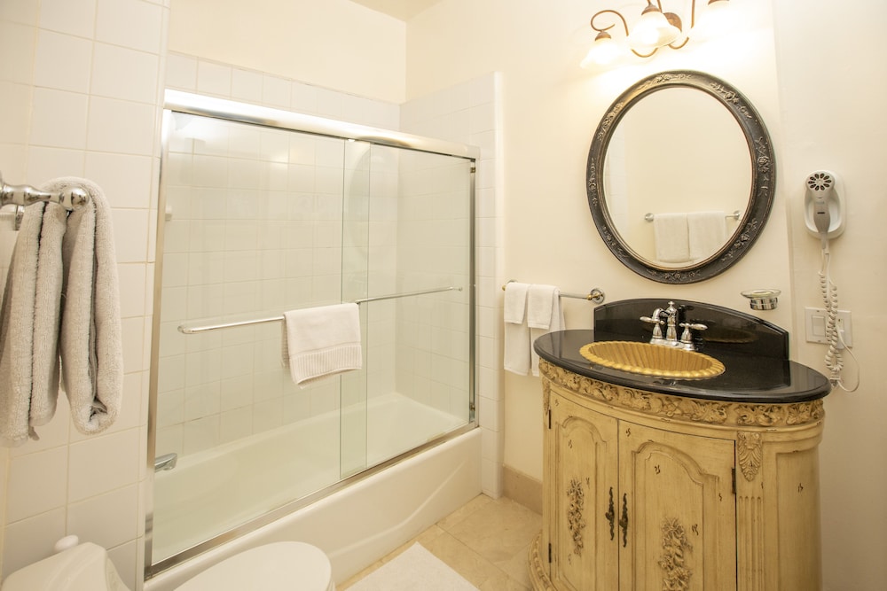 Superior Double Room, Ensuite - Photo 11