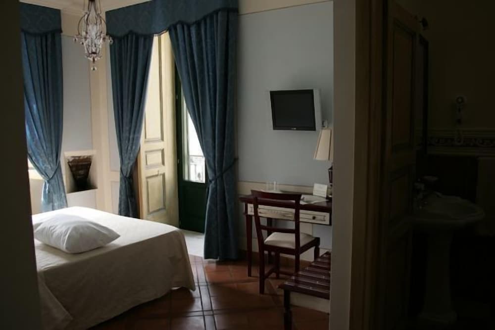 Panoramic Double or Twin Room photo 2