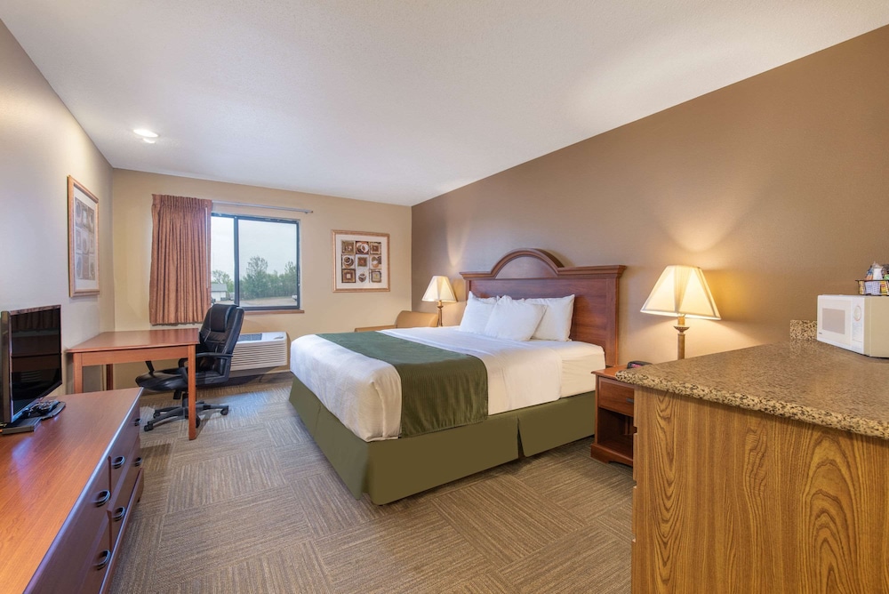 Standard Room, 1 King Bed - Photo 1