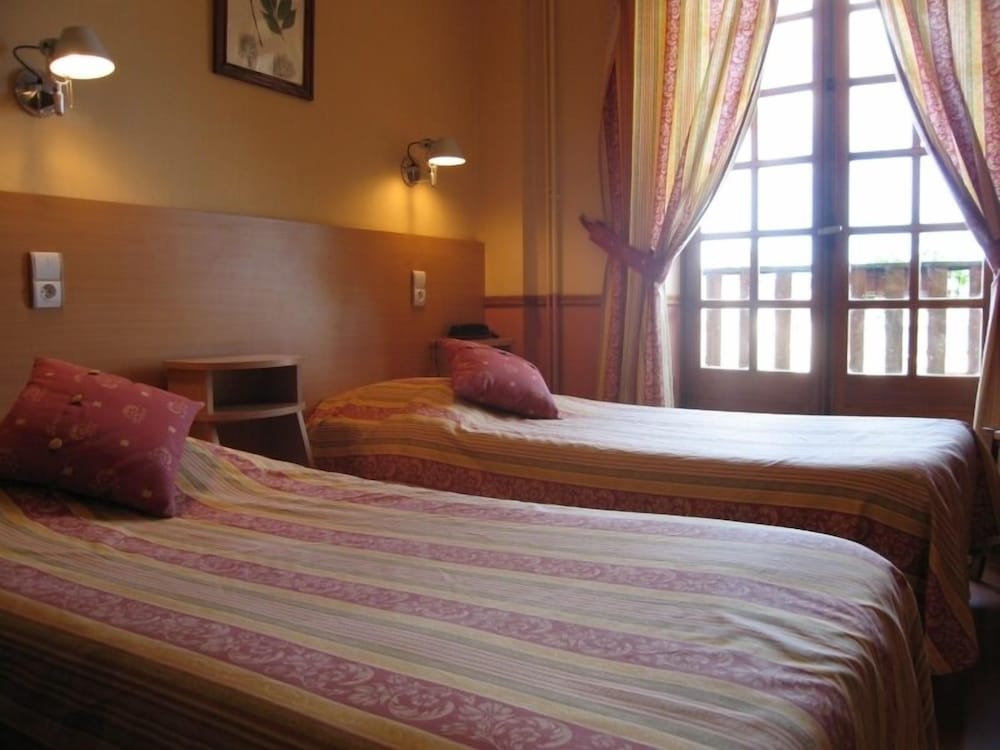 Standard Twin Room photo 3
