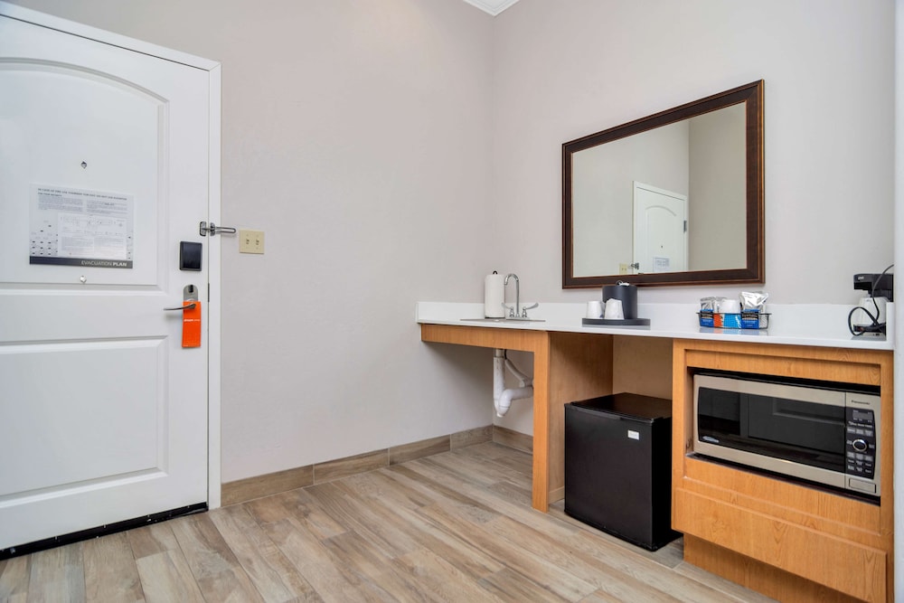 Studio, Accessible, Non Smoking - Photo 4