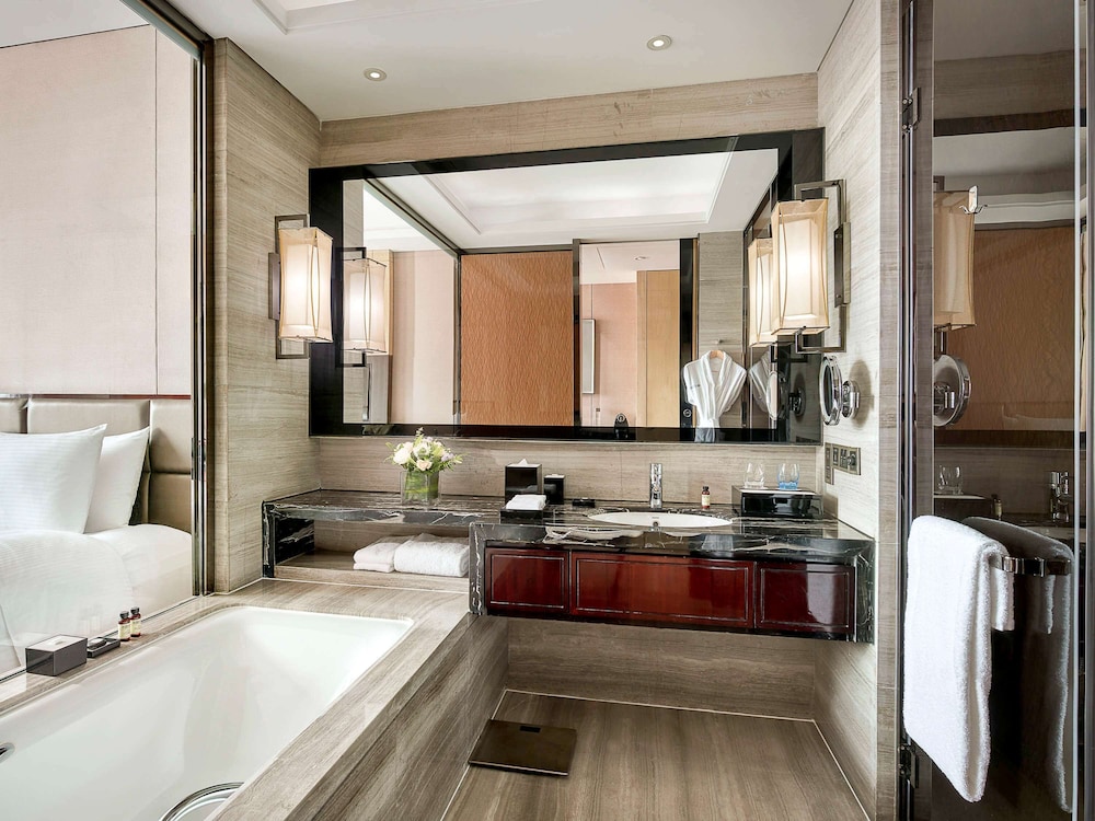 Executive Room, 1 King Bed photo 3