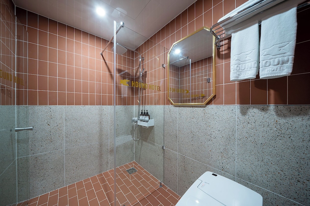 Premium Room - Photo 9