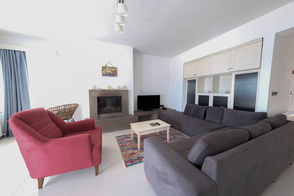 Luxury Studio Suite photo 1