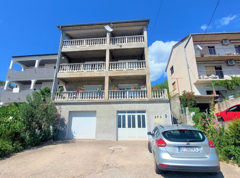 Apartment (One Bedroom Apartment with Sea View a)