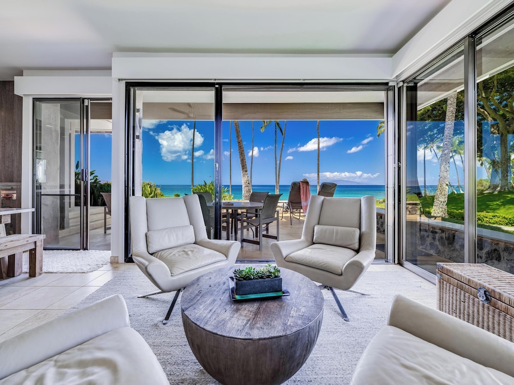 Condo, 2 Bedrooms, Oceanfront (1303)