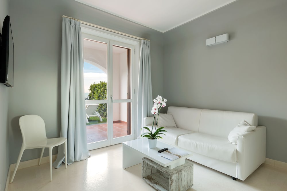 Comfort Suite photo 2