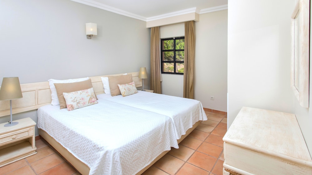 Apartment, 3 Bedrooms, Sea View