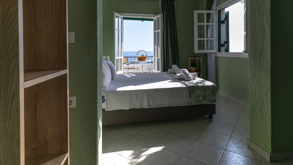Traditional Studio Suite, Sea View - Photo 6