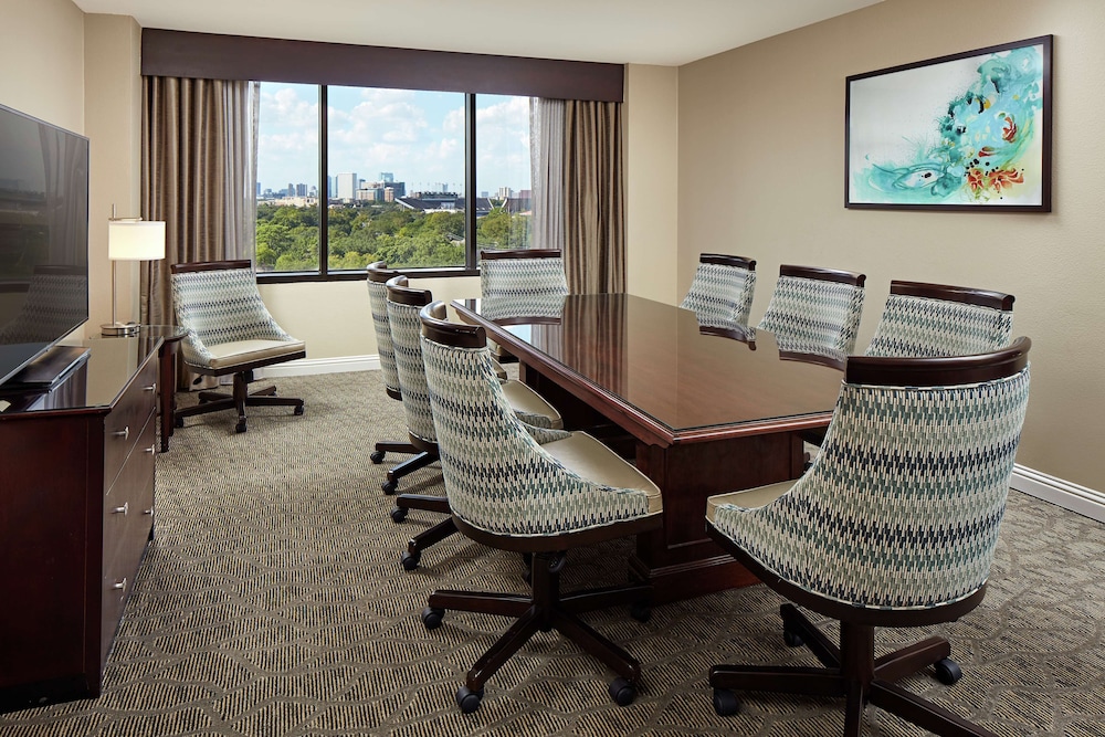 Suite, 1 King Bed, Non Smoking (Conference) - Photo 1