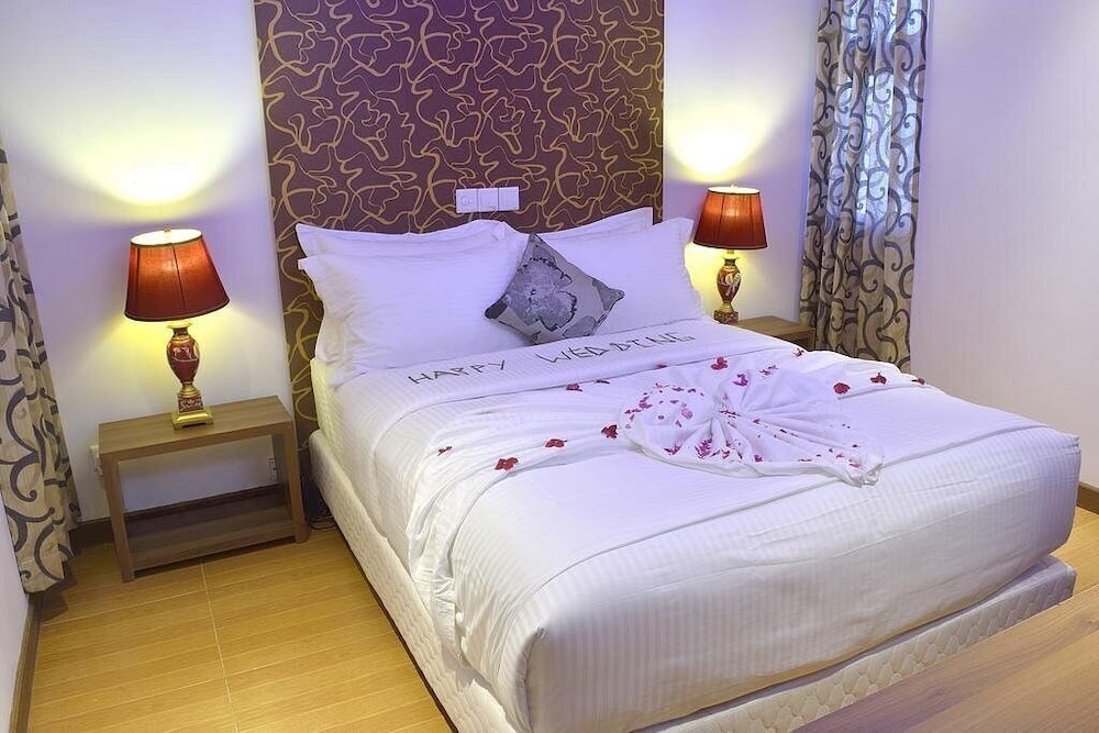 Deluxe Double Room With Return Airport Transfer