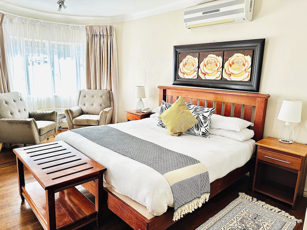 Honeymoon Suite