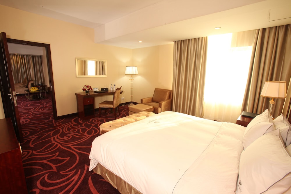 Royal Suite photo 2