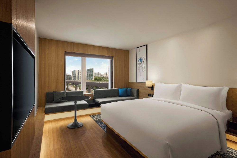 Room, 1 King Bed, City View
