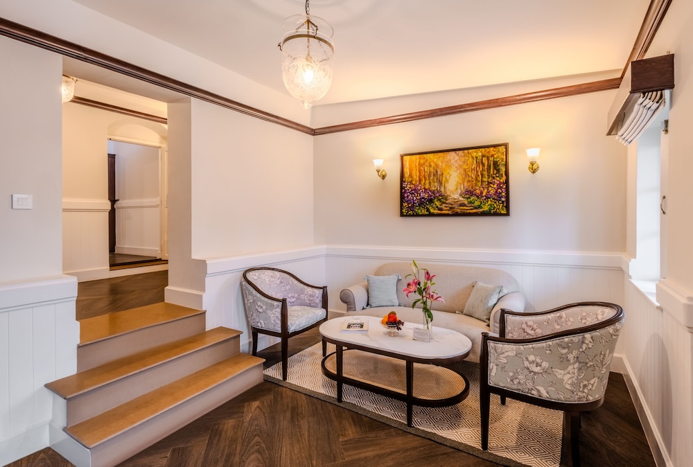 Deluxe Suite - Photo 2