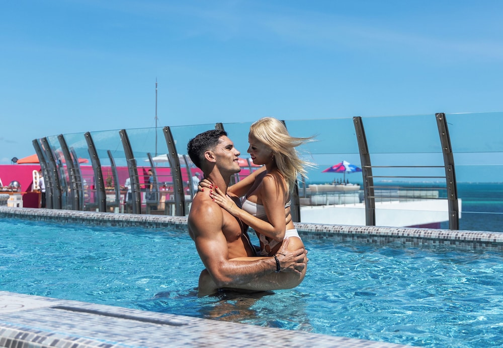 Couples Clothing Optional Deluxe Ocean