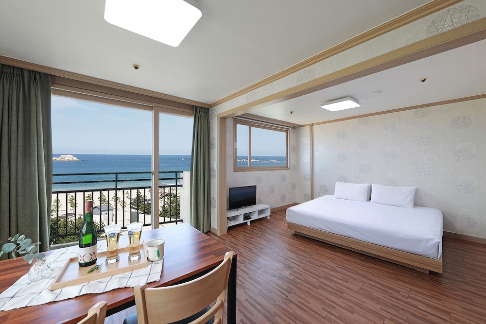 Panoramic Ocean View Suite Terrace Condo (Water Spa)