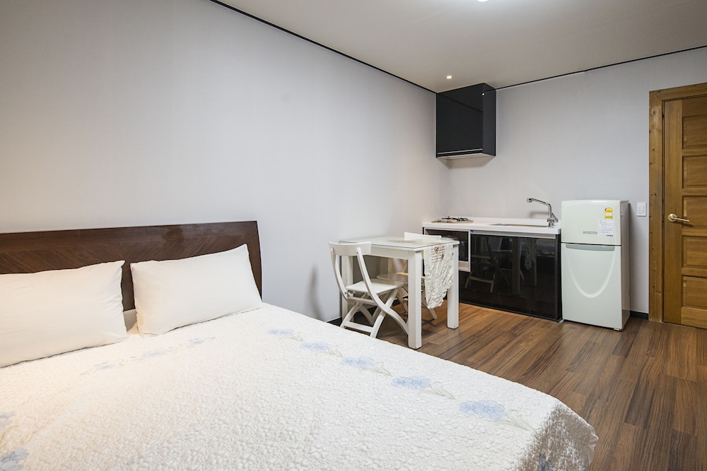 Standard Double Room (Lovely) photo 3