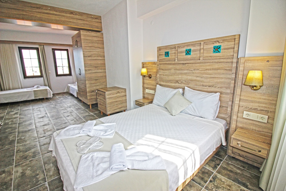 Deluxe Quadruple Room, Sea View