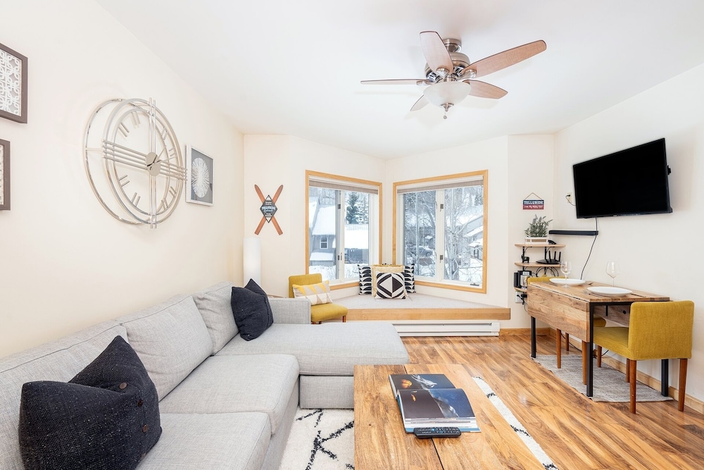 Condo, 1 Bedroom