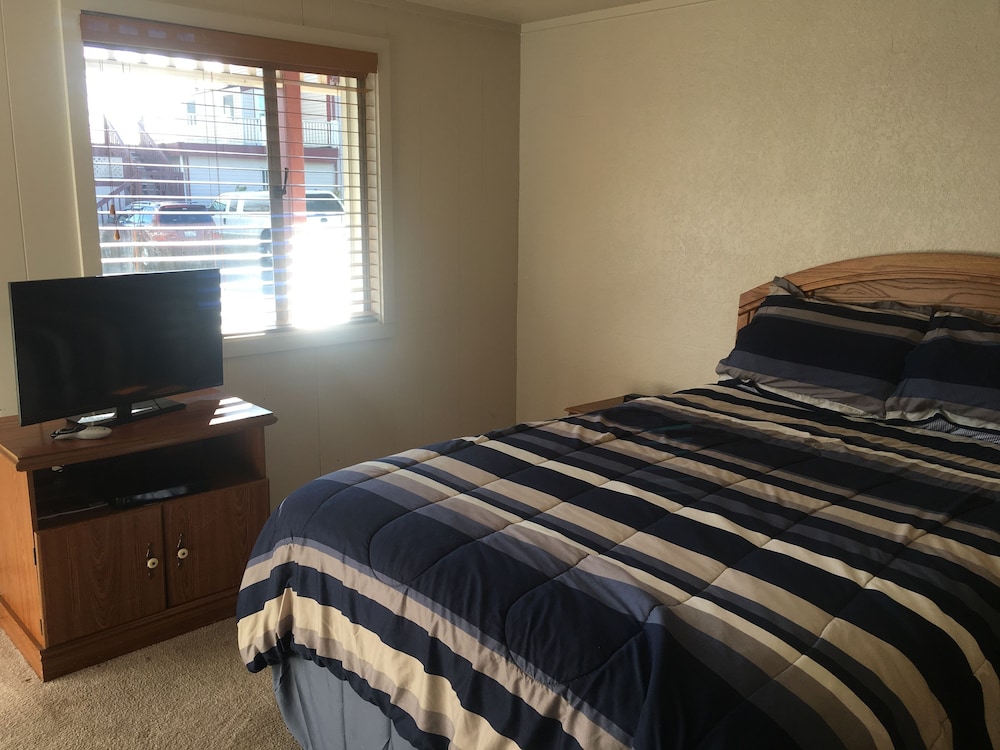 Deluxe Single Room, 1 Queen Bed, Non Smoking - Photo 2