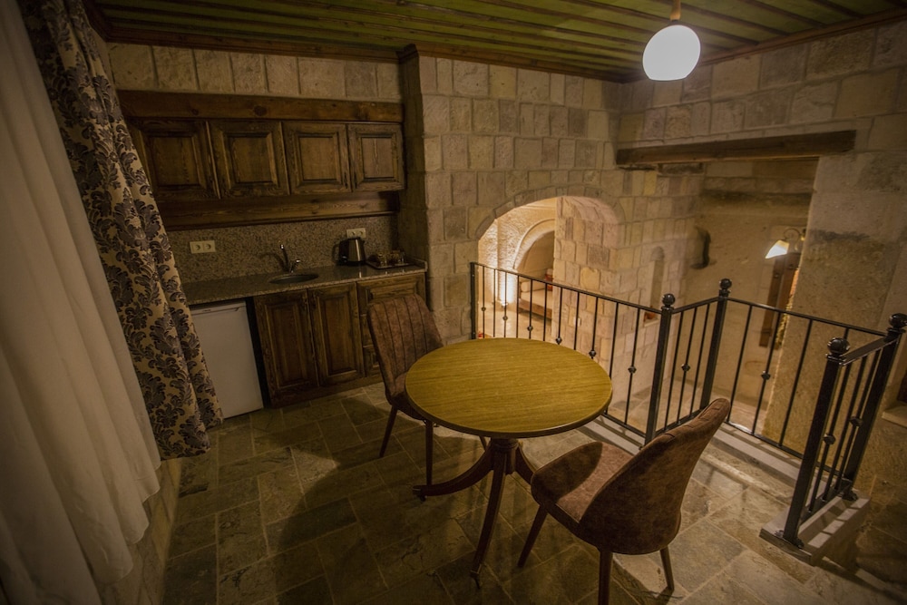 King Cave Room 103