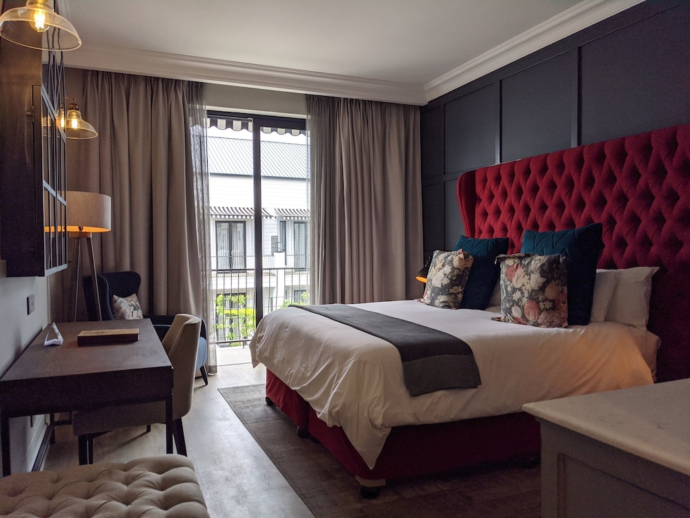 Deluxe Room (COURTYARD UPPER LEVEL) photo 3
