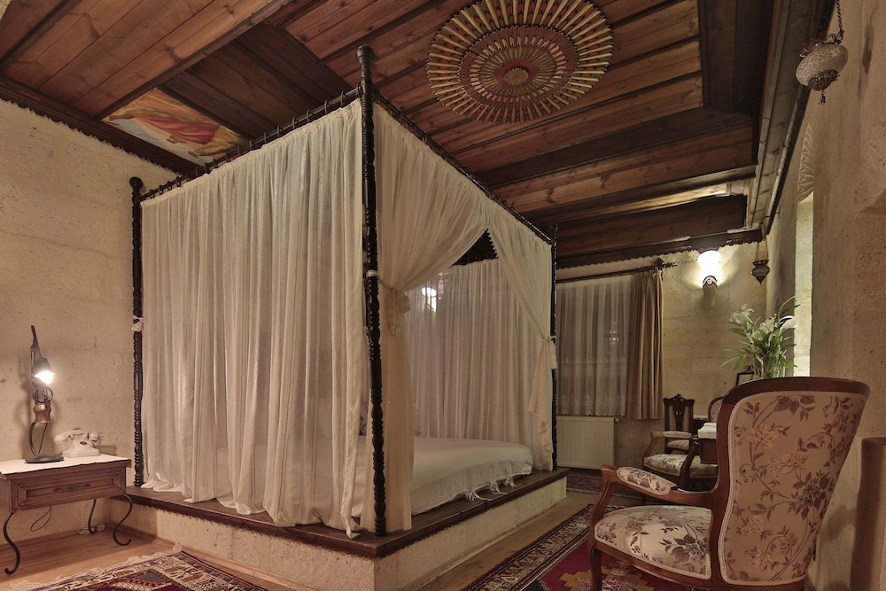 Honeymoon Suite photo 1
