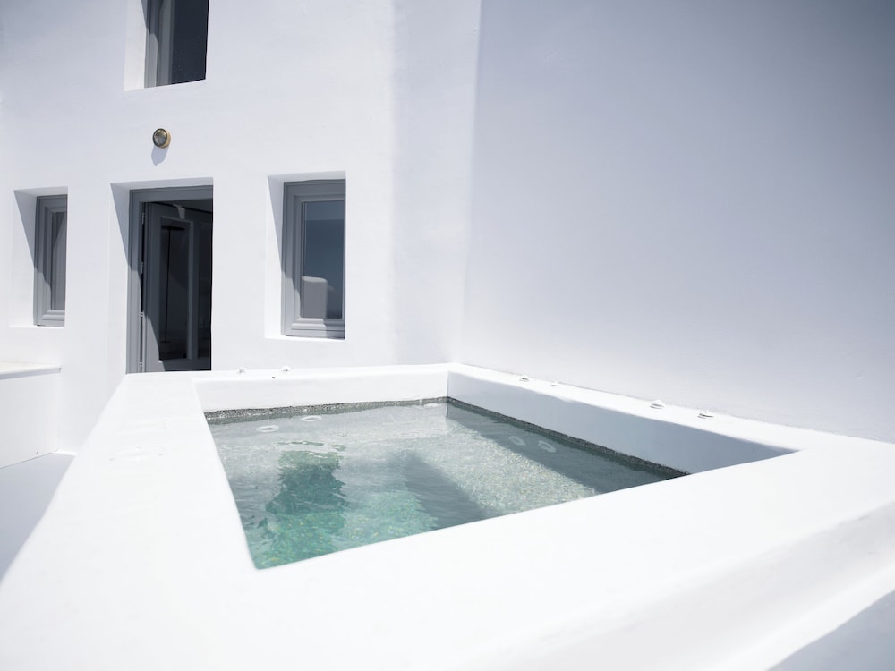 The Boatman's House with Hot Tub & Caldera View - Photo 14