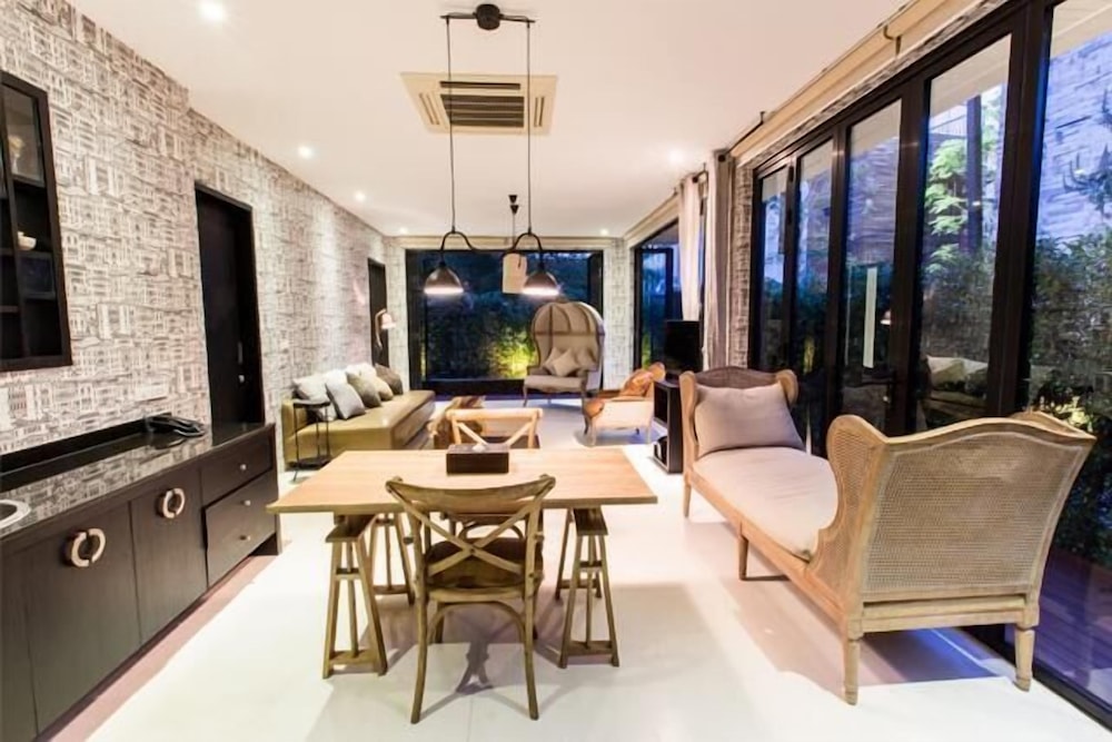 Suite Pool