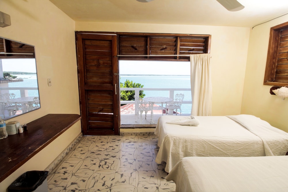 Quadruple Room with Fan - Photo 1
