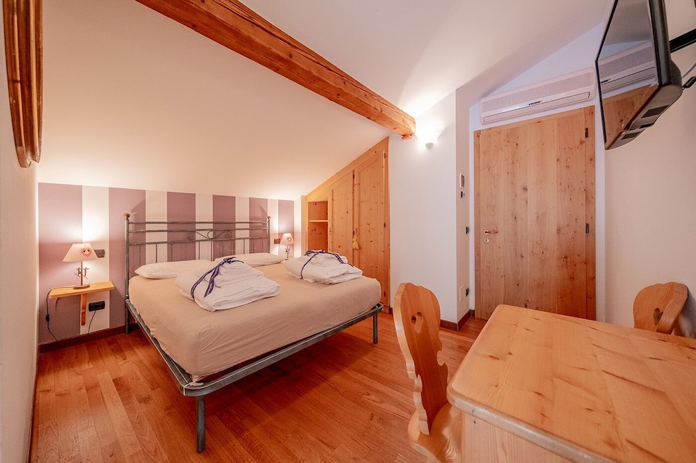 Double Room - Photo 8