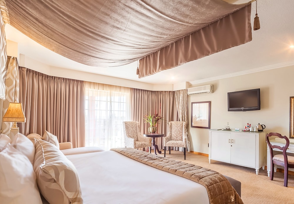 Hotel Suite photo 3