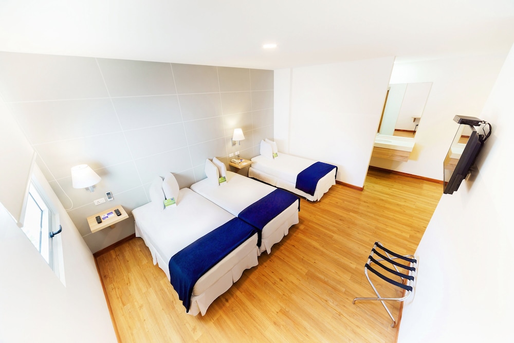 Triple Room, 3 Twin Beds photo 3