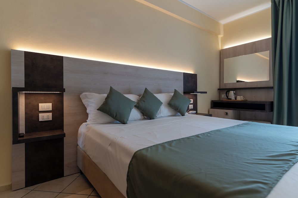 Superior Double or Twin Room - Photo 2
