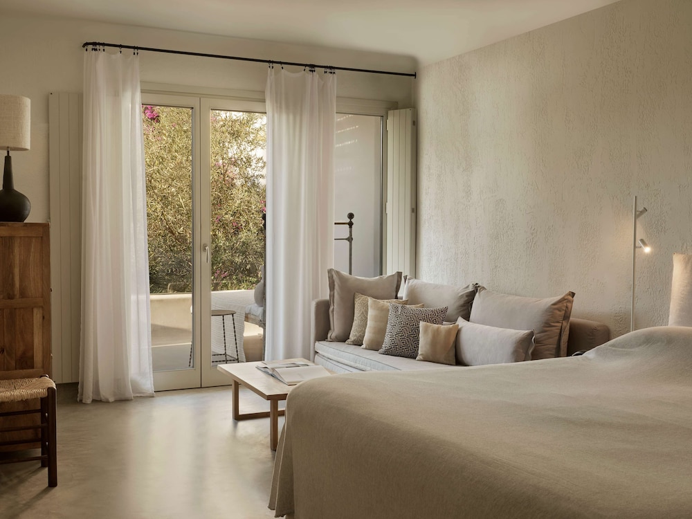 Deluxe Sunset & Sea View Suite