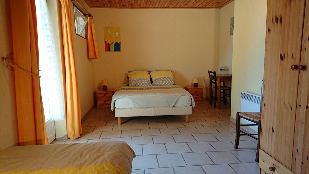 Triple Room (Jaune)