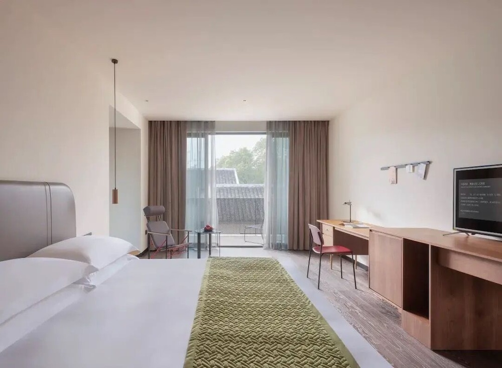 Luxury Double Room, Patio