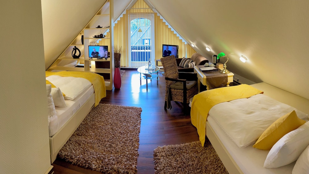 Junior Double or Twin Room, Balcony
