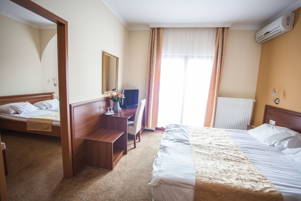 Family Quadruple Room, 2 Bedrooms photo 2