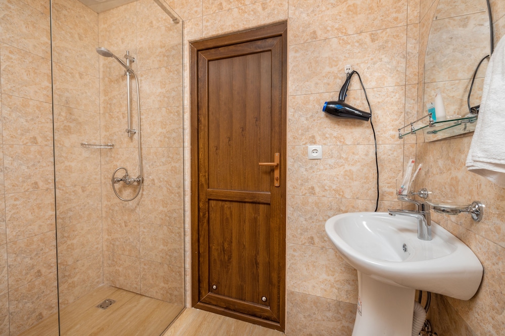 Family Double Room, 1 Bedroom, Non Smoking, Mountain View photo 3