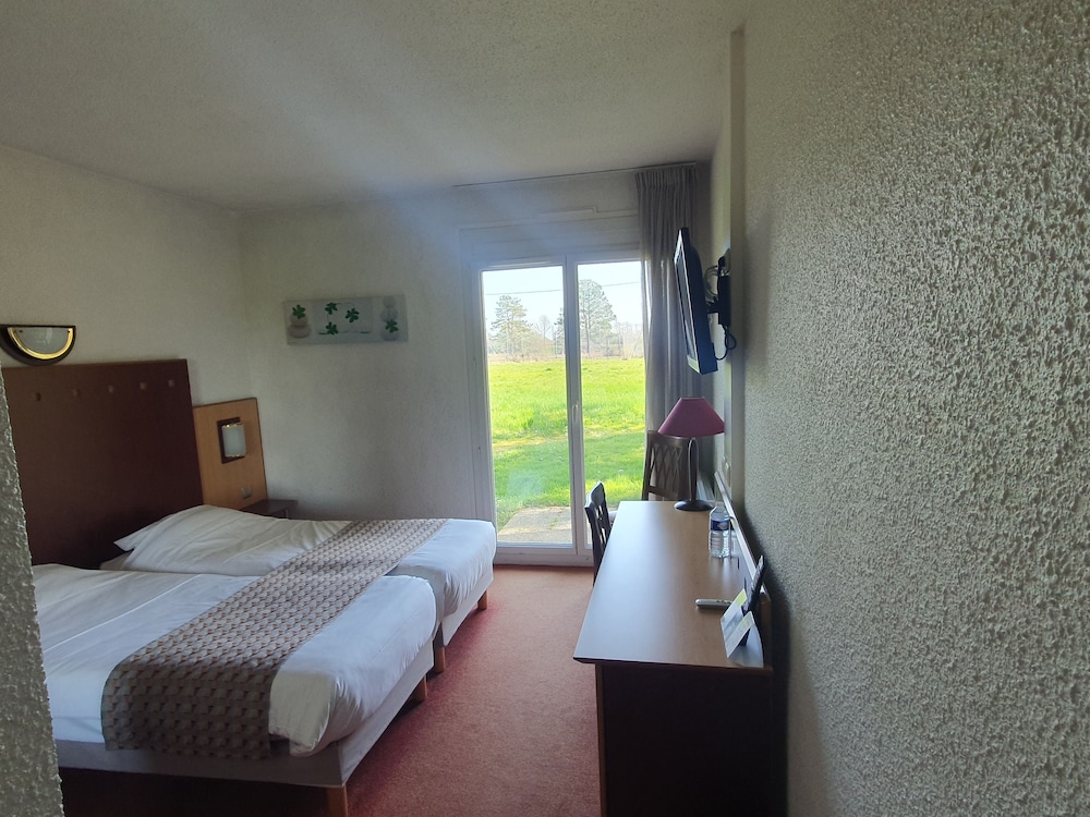 Standard Twin Room photo 2