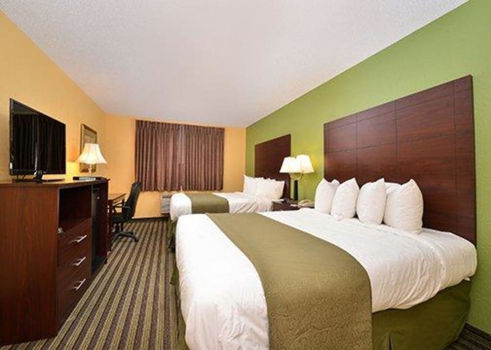 Standard Room, 2 Queen Beds, Non Smoking