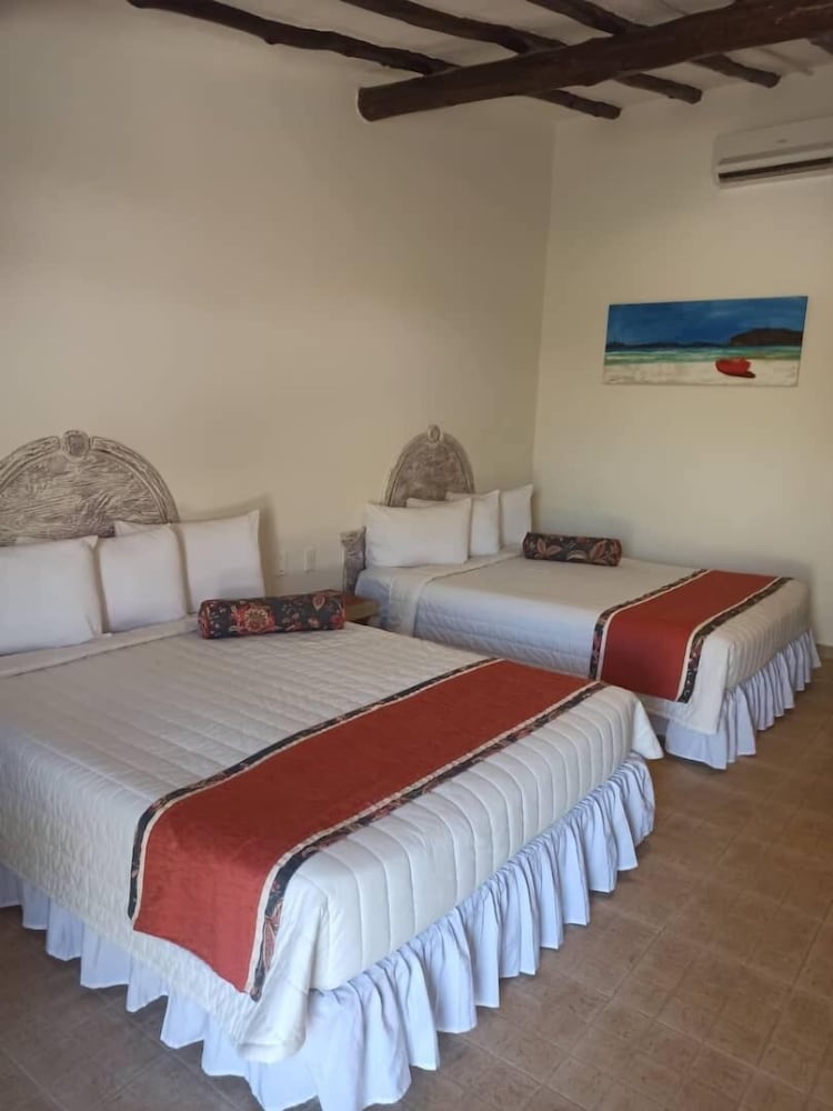 Standard Triple Room, Pool View photo 1